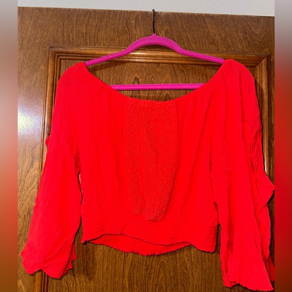 Fun off the shoulder top - Picture 1 of 4